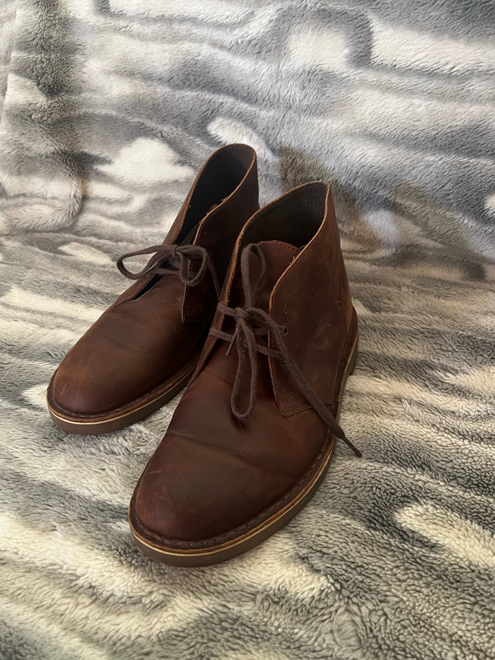 Clark’s Men's Brown Leather Desert Boots - Classic Lace-Up Style